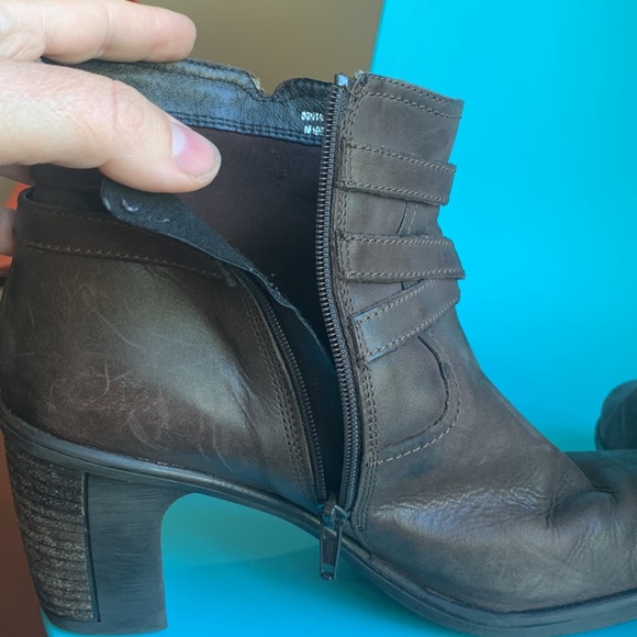 Clark’s Ankle Leather Boots - Picture 6 of 9